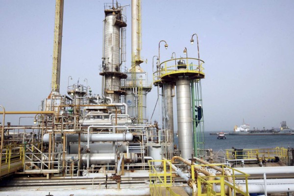 Caída del precio del crudo puede prolongarse en 2015