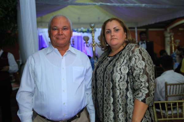 Agapito y Sandra Maradiaga