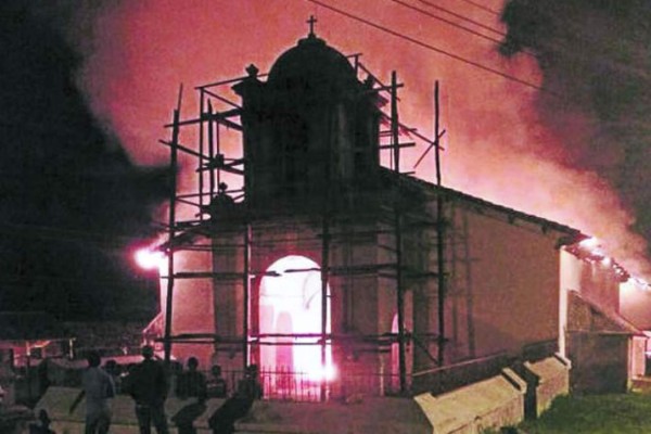 Tres siglos tenía la iglesia que se quemó en Gualcinse, Lempira