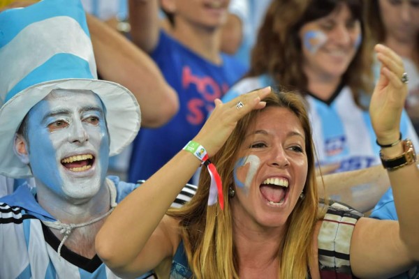 Argentina revoluciona Río el día que Messi debuta en Maracaná