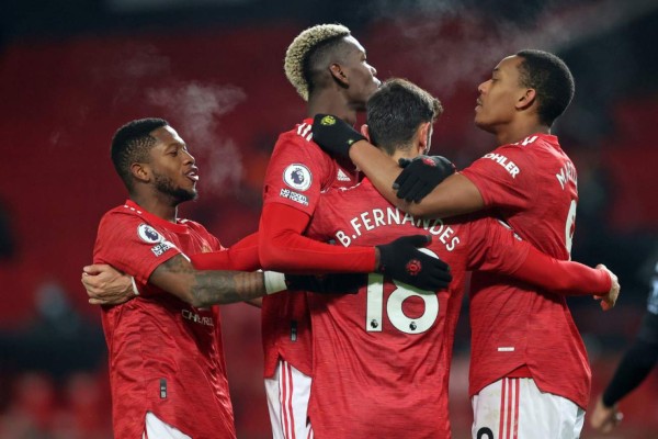 Video: Manchester United venció al Aston Villa y alcanza al Liverpool en la cima de la Premier League