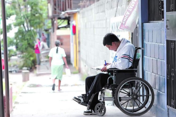 Finanzas descarta reducir presupuesto para sector discapacidad en Honduras