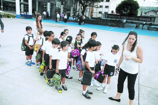 Educación: segundo bloque de bilingües a clases hoy lunes