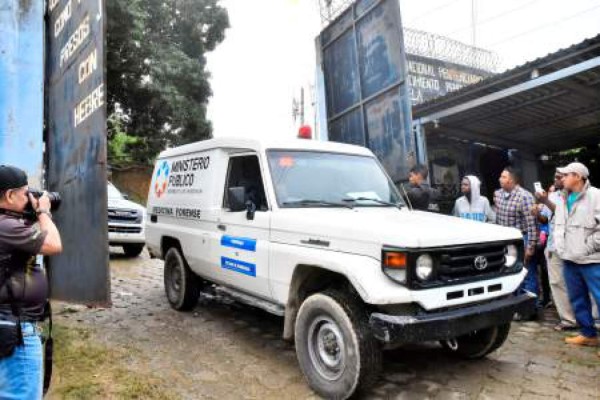 Asciende a 20 los reclusos muertos tras riña en cárcel de Tela