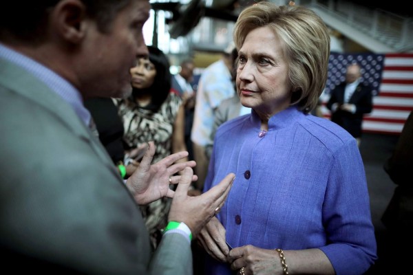 La principal asociación sindical de EUA apoya a Hillary Clinton