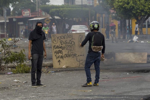 'Nuestros muertos no valen una ley', siguen las protestas en Nicaragua por sexto día consecutivo