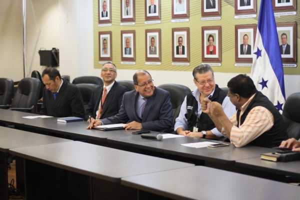 Empresa colombiana auditará elecciones