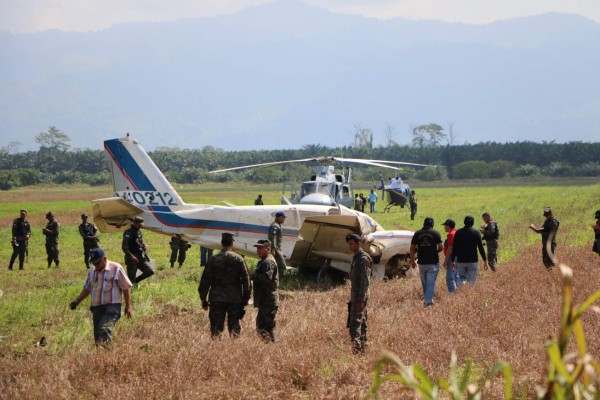 Entre 600 a 1,000 kilos de droga habrían bajado de avioneta