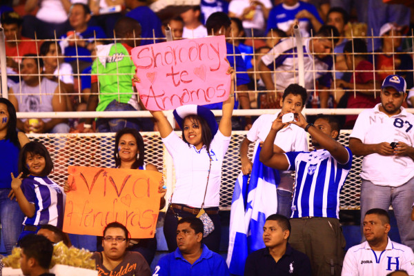 Una afición de Mundial despidió a la Selección de Honduras
