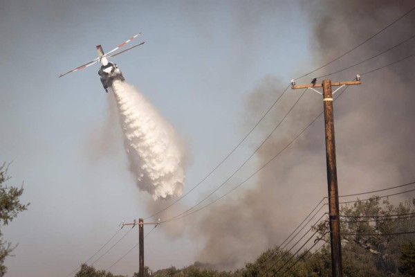Incendios se intensifican en el oeste de EEUU durante intensa ola de calor