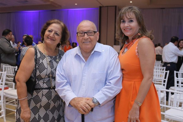 La Ccic entrega el premio Ciudadanos Ejemplares 2016