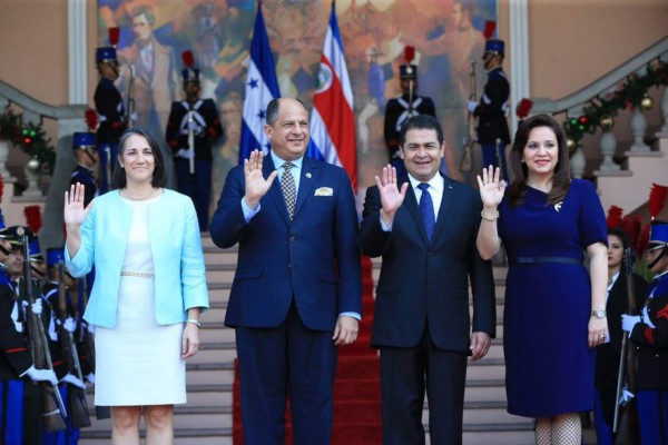 Gobierno de Honduras recibe al presidente de Costa Rica