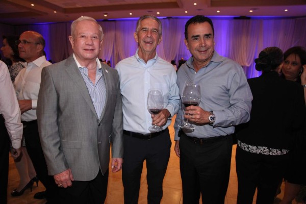 La Ccic entrega el premio Ciudadanos Ejemplares 2016