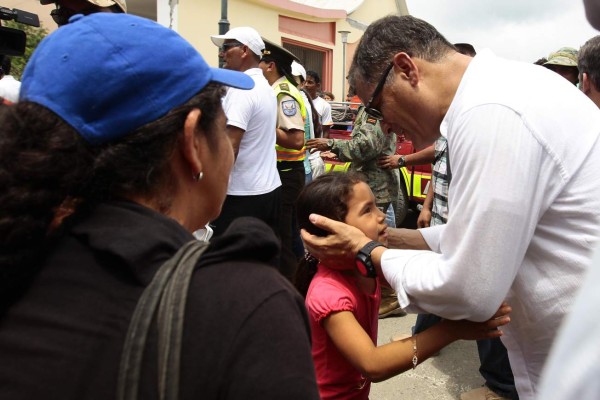 El mundo se moviliza para levantar a Ecuador