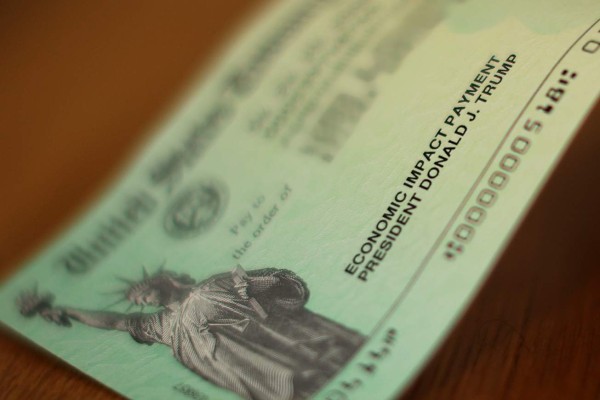 EEUU envió 1 millón de cheques de estímulo a ciudadanos muertos