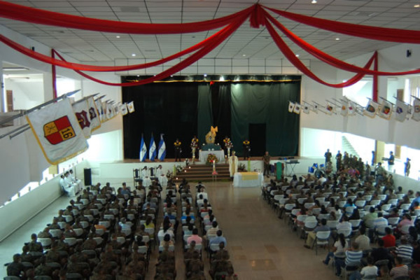 Militares celebran el día del soldado en Honduras