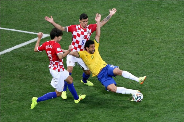 Polémica para empezar el Mundial de Brasil