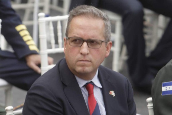 Ricardo Álvarez se defiende de quienes supuestamente lo atacan por promover el café hondureño