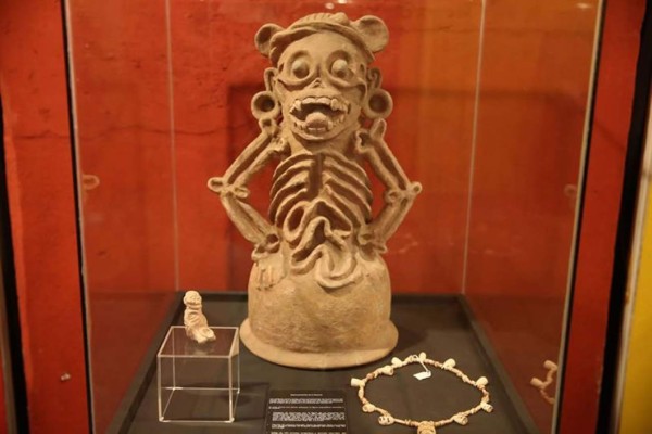 Tatuajes, piercing y expansiones, la otra herencia maya de Guatemala