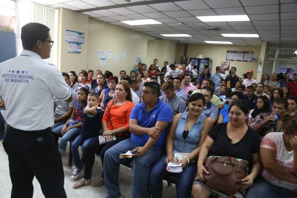 Piden a usuarios respetar hora de la cita en Pasaportes