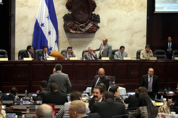 En orden Congreso realizó la quinta votación de magistrados