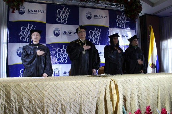 Unah-VS gradúa a 408 nuevos profesionales en San Pedro Sula