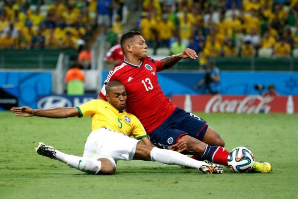 Brasil supera sufriendo a Colombia y está en semifinales del Mundial