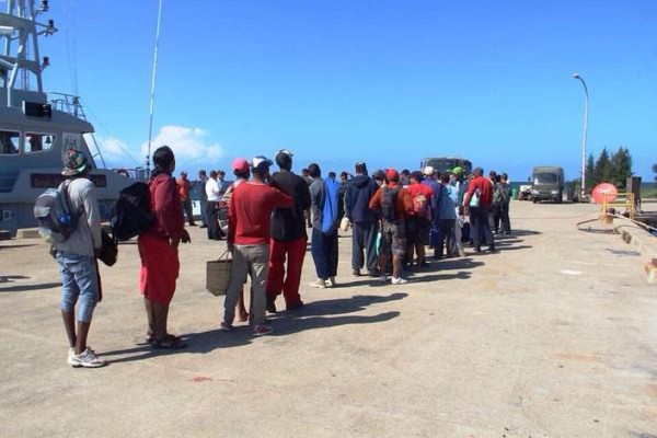 Aumenta flujo de cubanos y africanos por Honduras a EUA 