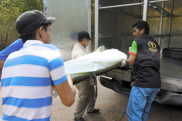 Matan en su propiedad a pareja por pleito por tierras