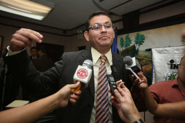 Maestro embarazó a una de sus alumnas en colegio de Danlí