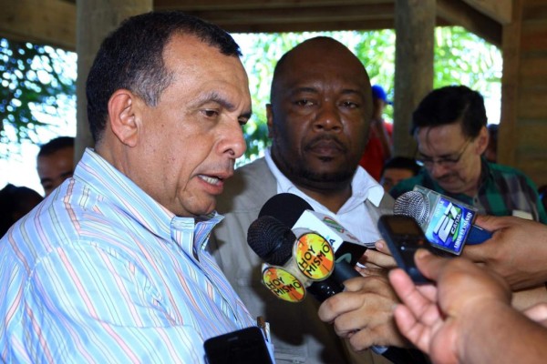 Pepe Lobo responde ante supuesta investigación a su esposa