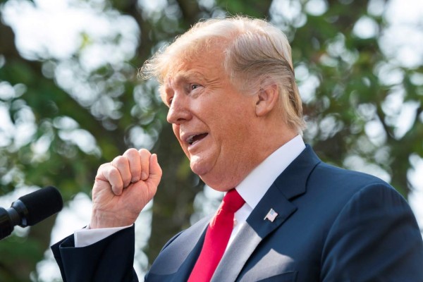 Casa Blanca admite que Trump dijo a una periodista que 'nunca' piensa