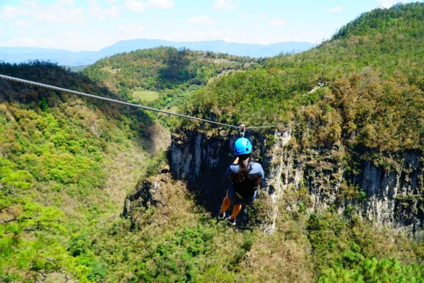 'Canopy” y 'river tubing”, aventuras extremas en el occidente de Honduras