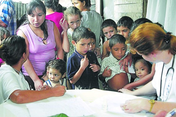 Solo especialistas cubanos se quedarán en Honduras