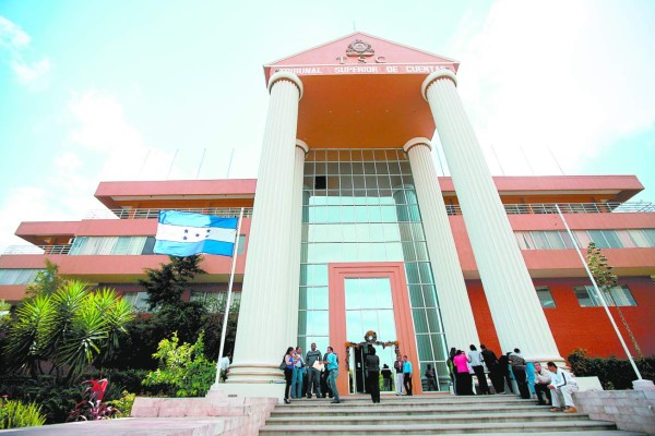 Revelan más irregularidades en finanzas de alcaldías