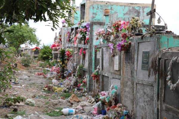 Acceden a que les trasladen cementerio a cambio de dinero