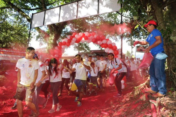 Diversión, música y solidaridad en el Color Fun Run del Lago de Yojoa