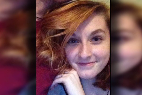 Le regalan pistola por su graduación y mata a su novia