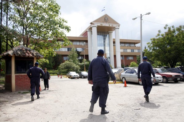 TSC alista informes sobre patrimonio de altos oficiales de Honduras