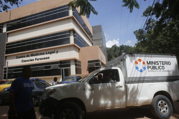 Encuentran a joven ultimado en matorral de la colonia Zapote Norte