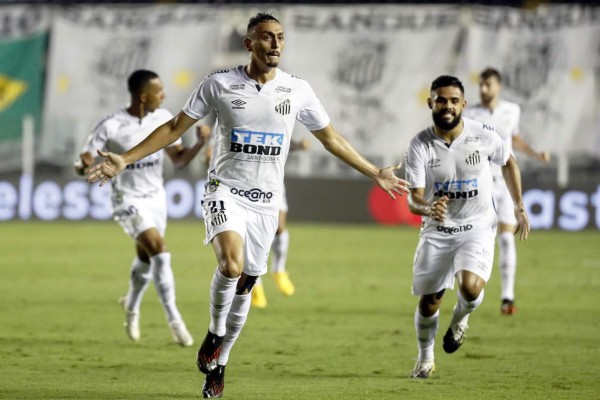 Boca Juniors, goleado y eliminado en semifinales de la Copa Libertadores por el Santos de Brasil