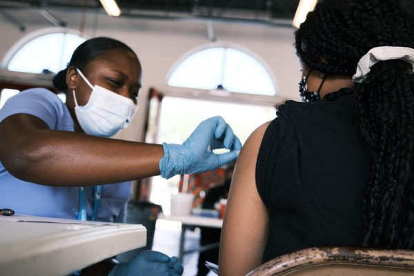 Gobierno de EEUU no descarta tercera dosis de vacuna para frenar variante delta