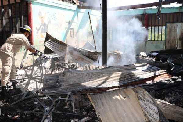 Menores en riesgo social se quedan sin comedor y aulas