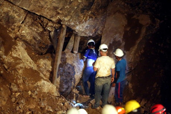 Sin esperanzas de hallarlos con vida sigue búsqueda de mineros en Honduras