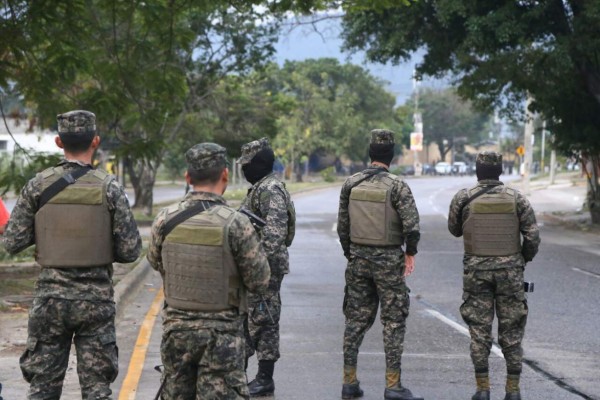 Trasladan a 'El Pozo' a 755 pandilleros del penal de San Pedro Sula