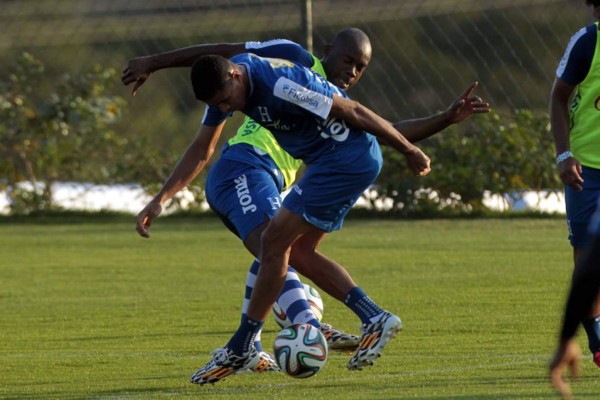 Honduras volvió a los trabajos con la mente en el milagro ante Suiza