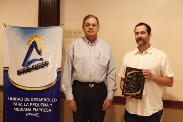 Reconocen prácticas de transparencia y ética entre cuatro pequeñas empresas