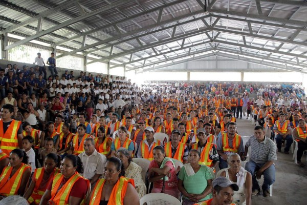 Hernández asegura pronta solución a apagones en Atlántida