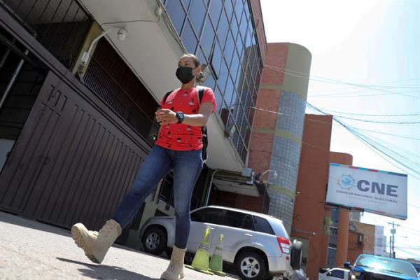 Catorce partidos se apuntan para las elecciones generales en Honduras