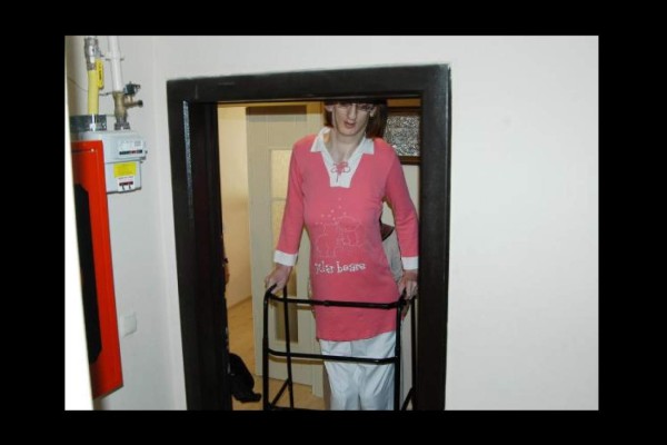 Rumeysa Gelgi es la joven más alta del mundo con 2.13 metros